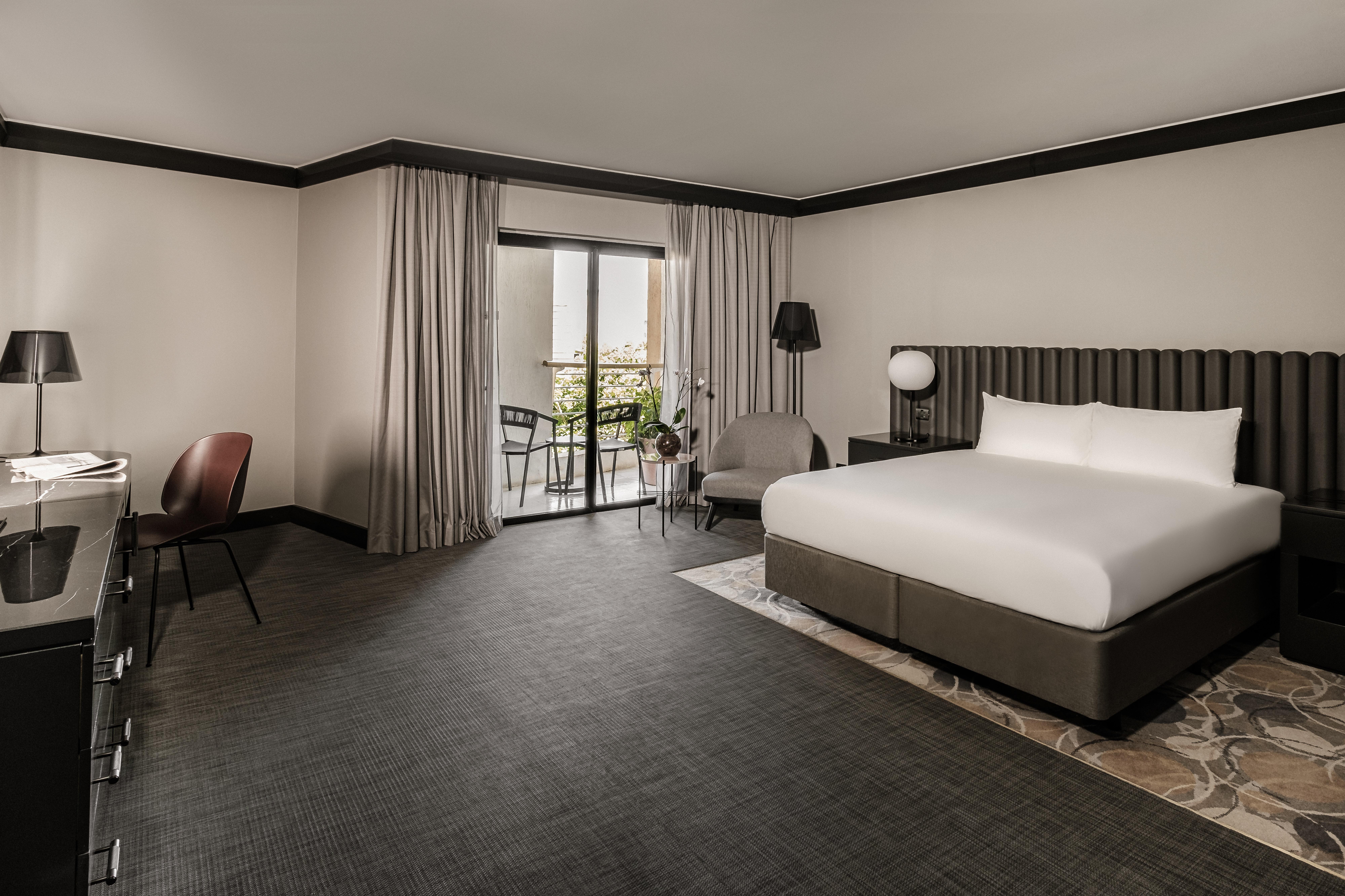 Intercontinental Malta By Ihg Hotel Saint Julian's Ngoại thất bức ảnh A guest room at the hotel