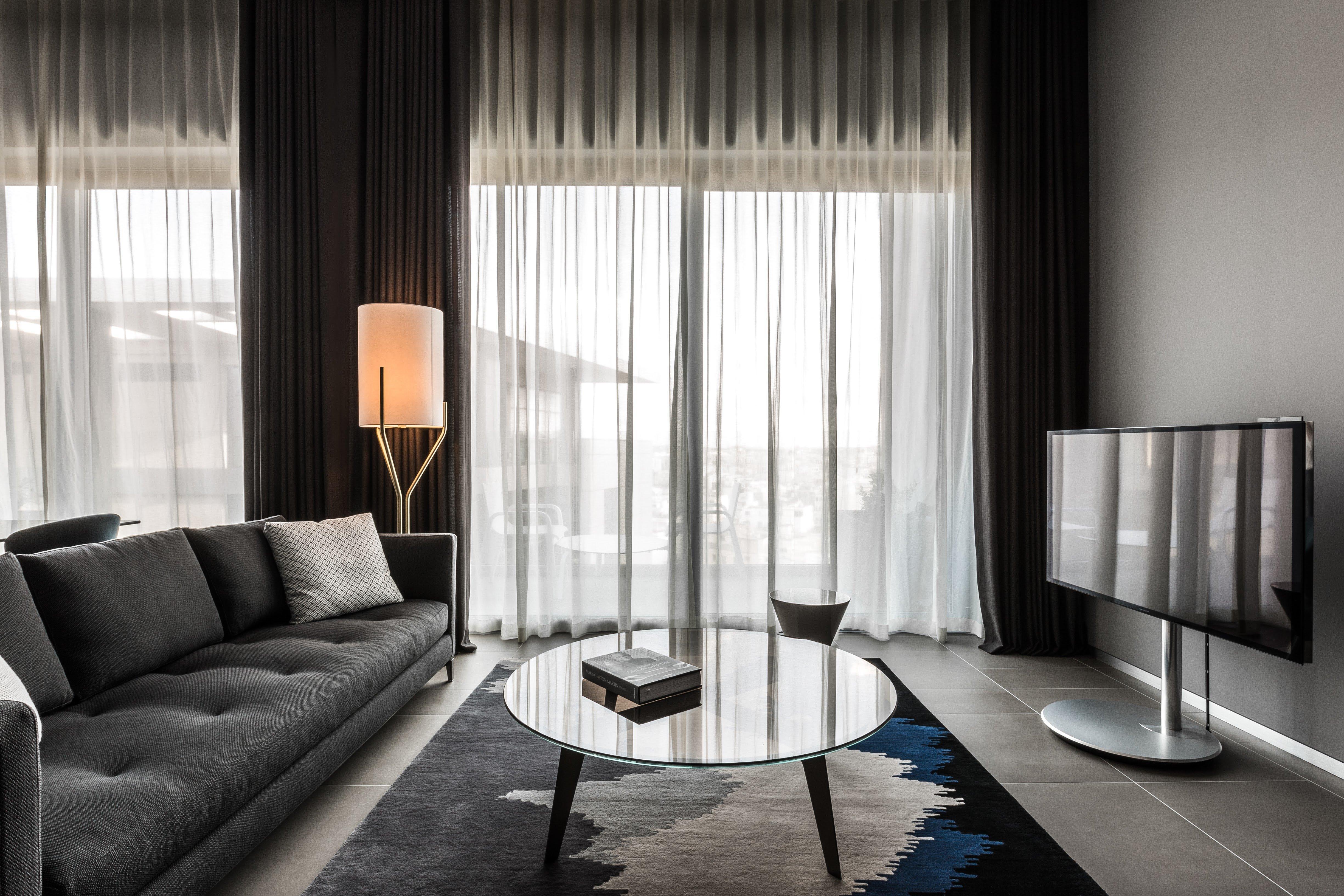 Intercontinental Malta By Ihg Hotel Saint Julian's Ngoại thất bức ảnh Interior of a suite at the Mandarin Oriental, Munich