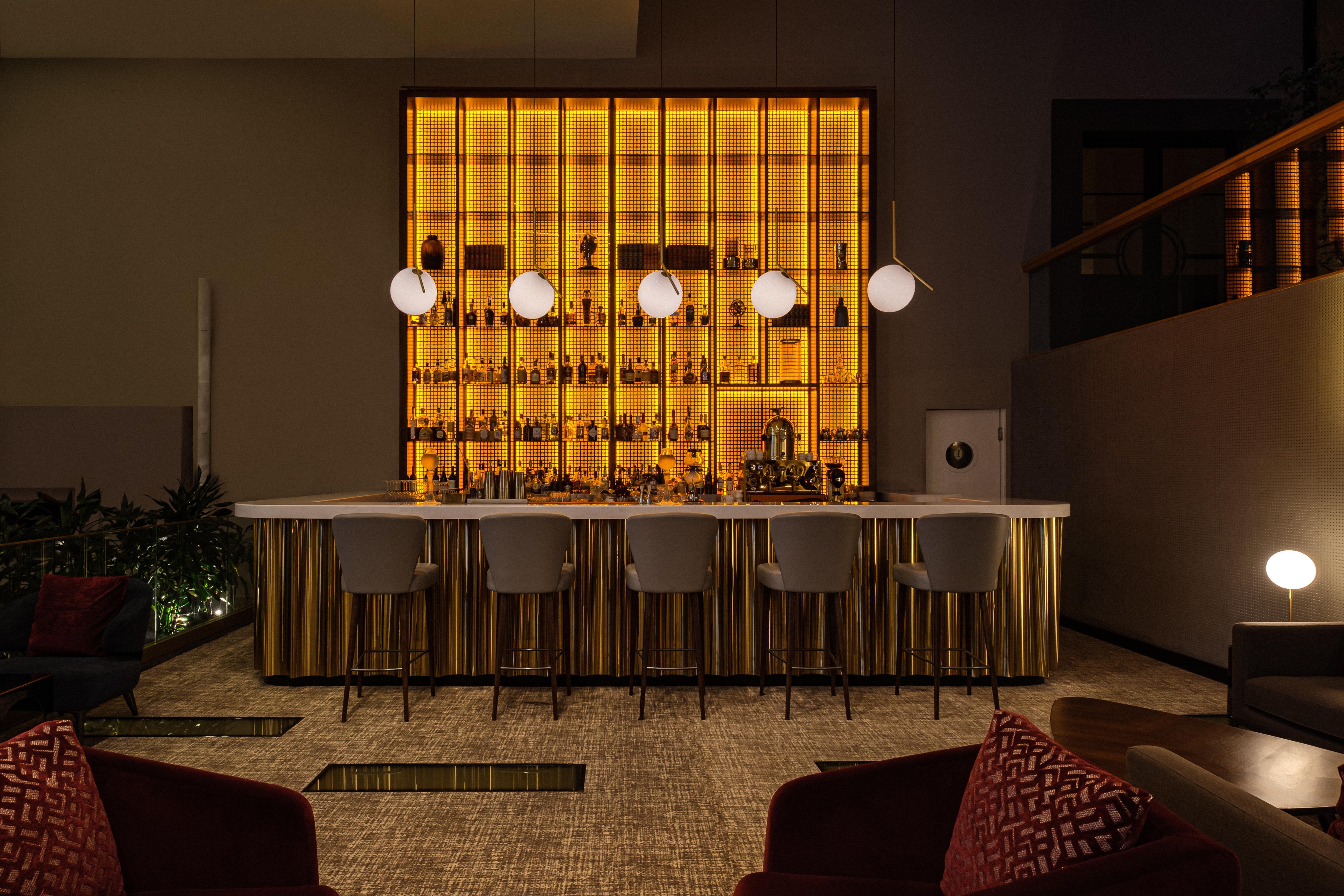 Intercontinental Malta By Ihg Hotel Saint Julian's Ngoại thất bức ảnh The bar at the 1930s