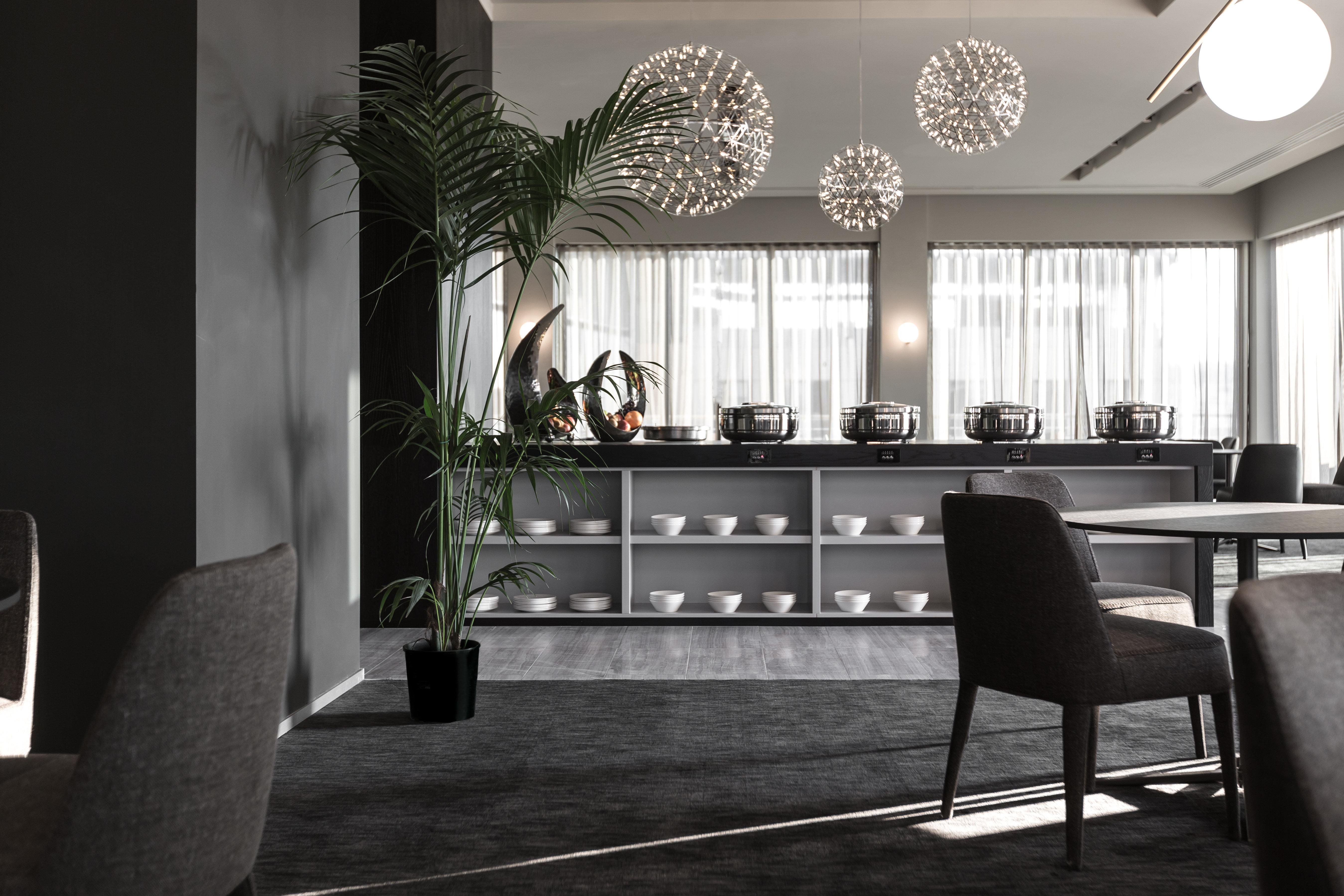 Intercontinental Malta By Ihg Hotel Saint Julian's Ngoại thất bức ảnh The interior of the lounge
