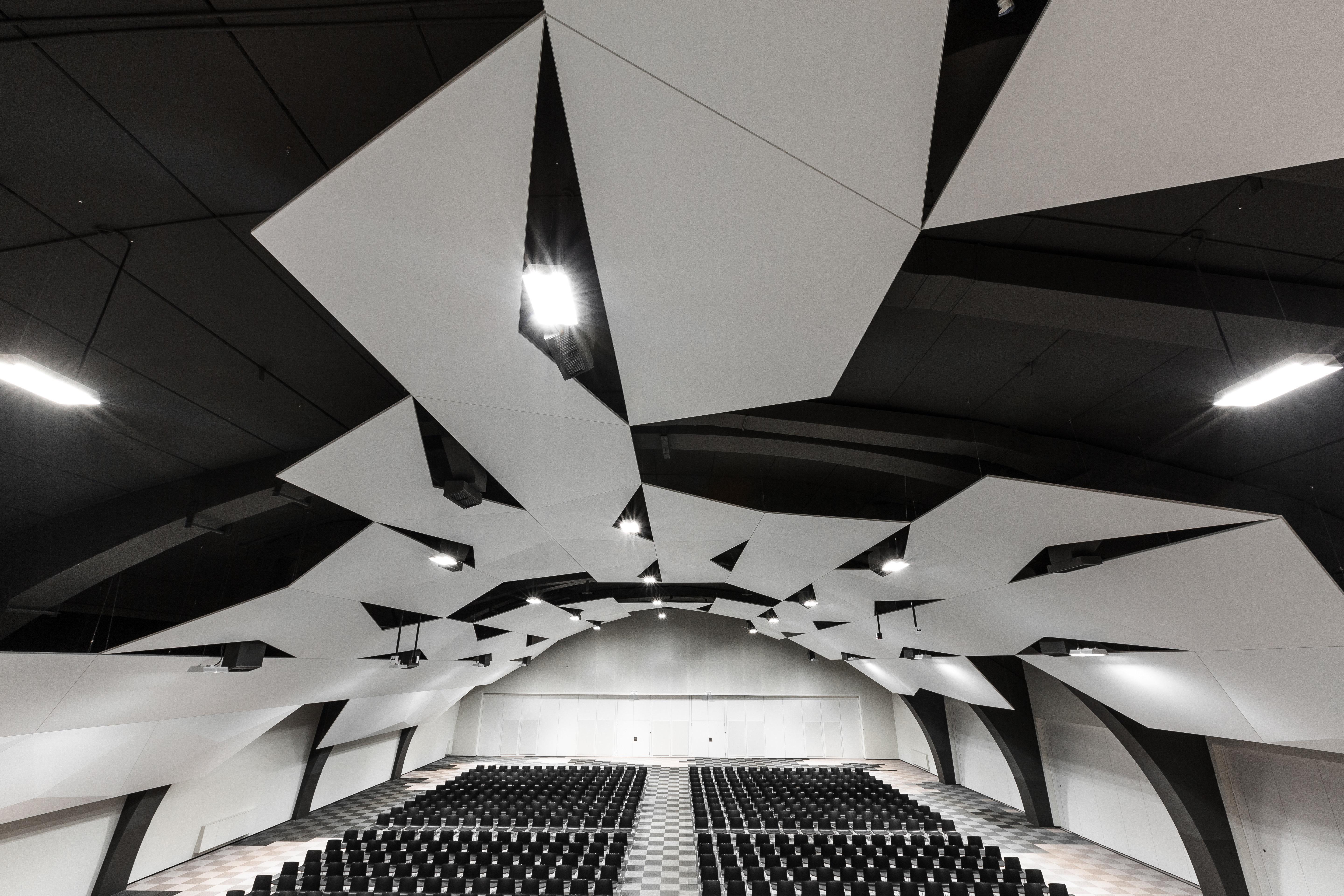Intercontinental Malta By Ihg Hotel Saint Julian's Ngoại thất bức ảnh The interior of the main auditorium