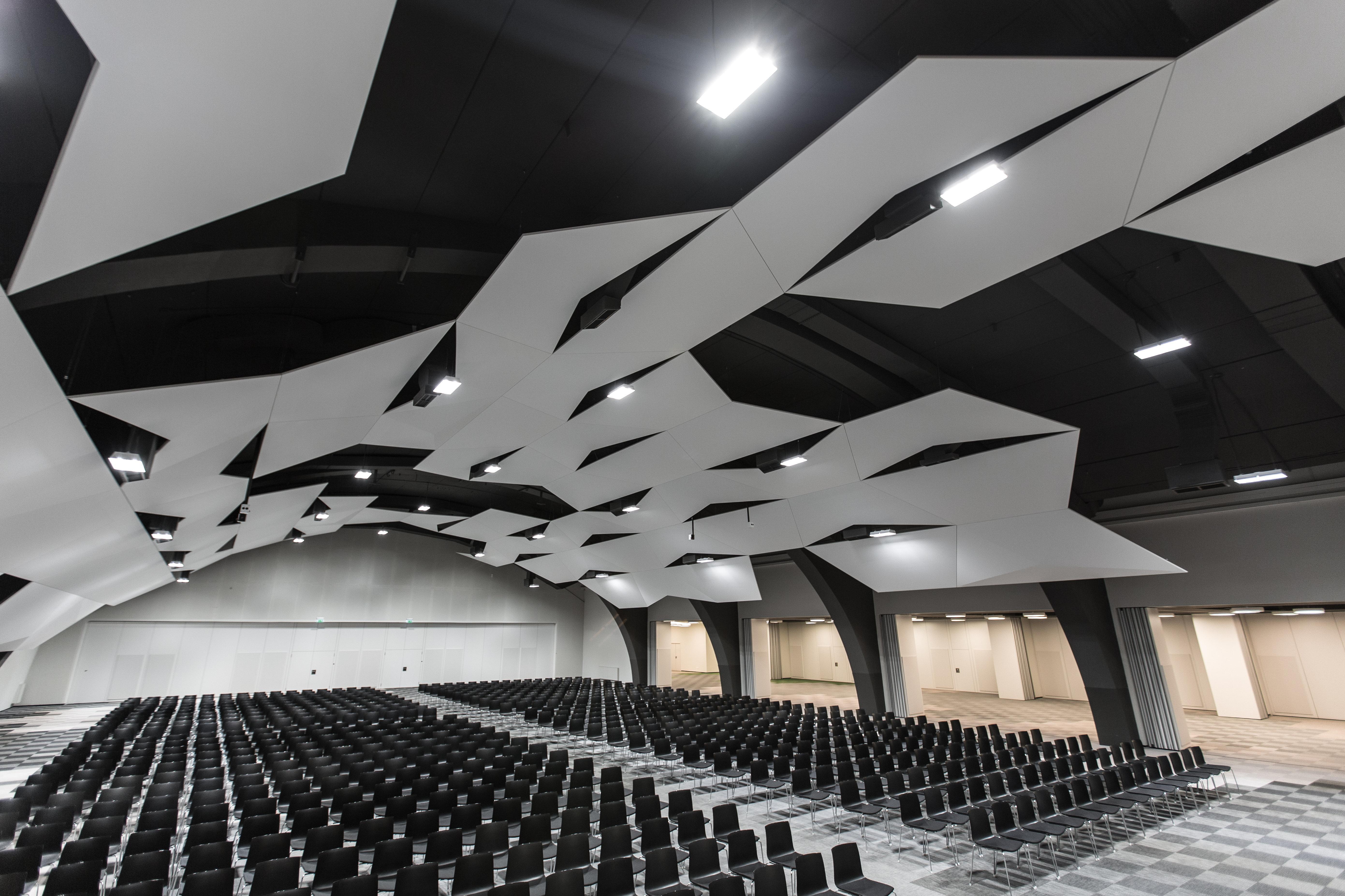 Intercontinental Malta By Ihg Hotel Saint Julian's Ngoại thất bức ảnh The interior of the convention centre