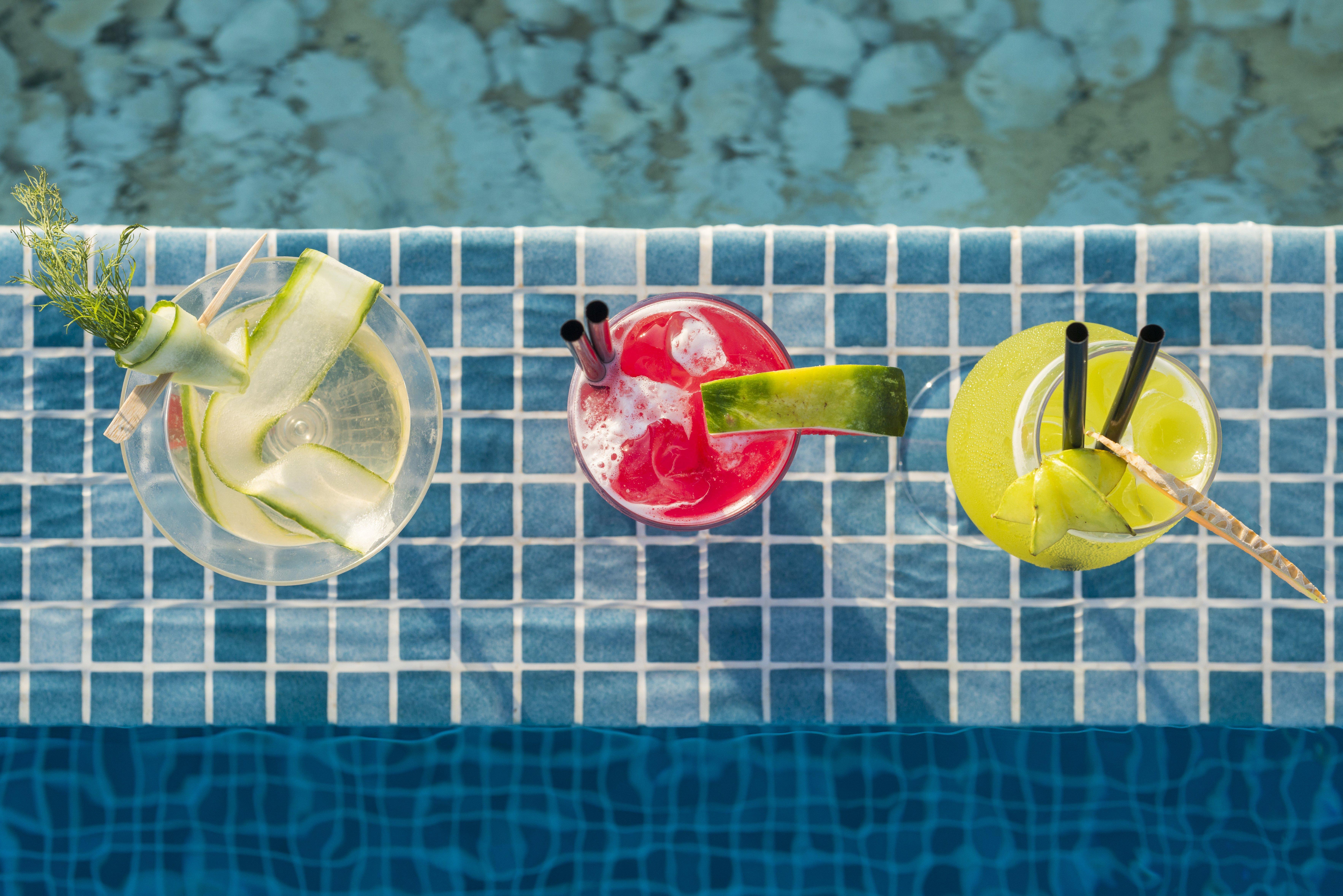 Intercontinental Malta By Ihg Hotel Saint Julian's Ngoại thất bức ảnh A selection of non-alcoholic drinks