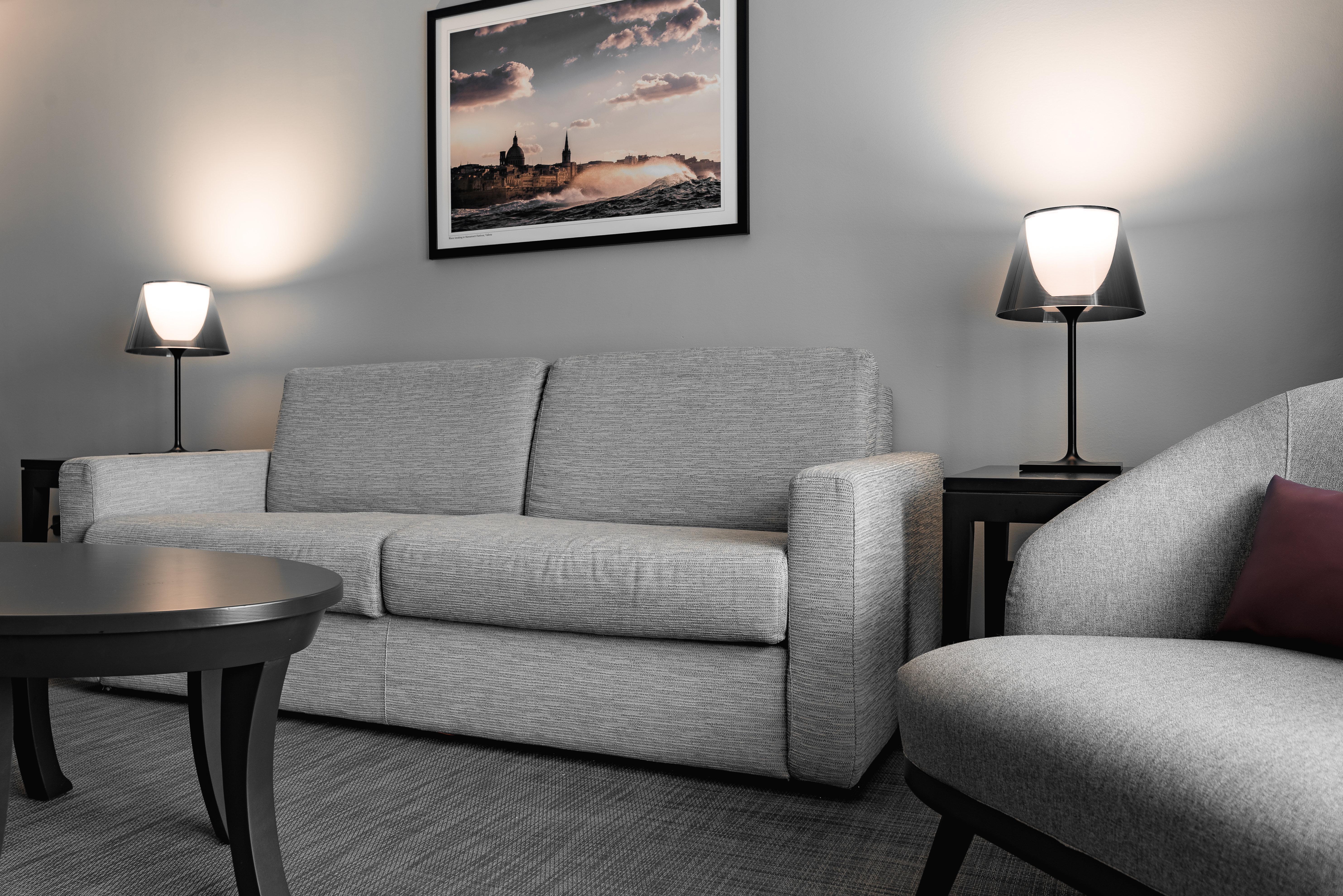 Intercontinental Malta By Ihg Hotel Saint Julian's Ngoại thất bức ảnh A room with a sofa